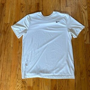 Nike t-shirt size L